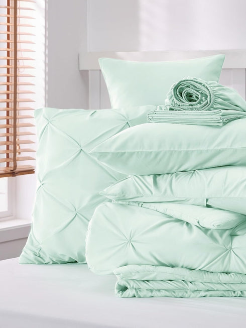 Marquis Luxurious Pinch Pleated All-Season Comforter With  Pillow Shams